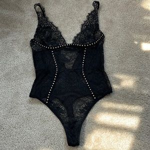 Victoria’s Secret 💣Bodysuit& garter♣️